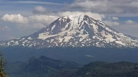 حالة استنفار تحسبا لثوران بركان مدمر في أمريكا..! صورة رقم 1