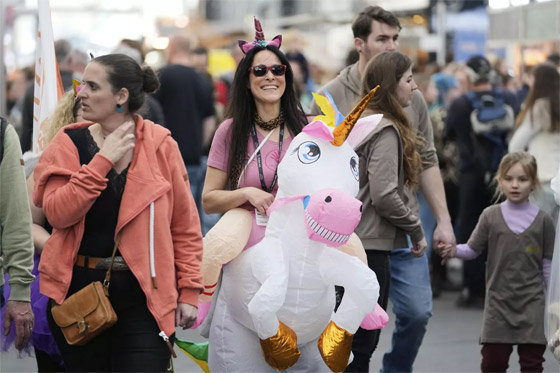 إليكم أطرف الصور لأبرز أحداث العالم لهذا الأسبوع صورة رقم 1 إليكم أطرف الصور لأبرز أحداث العالم لهذا الأسبوع صورة رقم 1