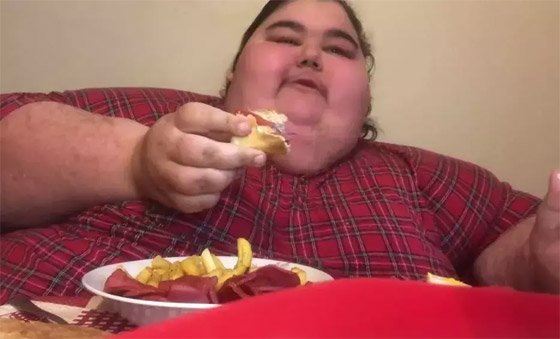 وفاة نجم تيك توك إفكان كولتور عن 24 عاما بسبب ترند الطعام 