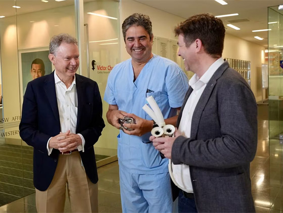 قلب تيتانيوم اصطناعي يُبقي رجلا أستراليا على قيد الحياة 100 يوم.. صور صورة رقم 2