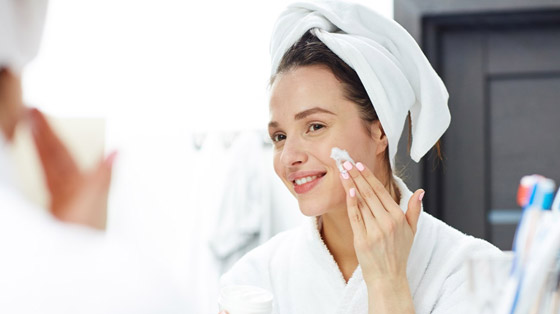 هل تعاني بشرتكِ الجفاف بسبب الصيام؟.. إليك هذه النصائح صورة رقم 1