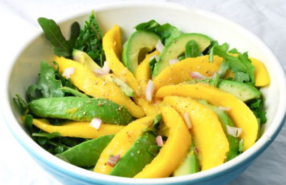 اليكم طريقة تحضير «الكينوا والأفوكادو والمانجو».. سلطة التوازن والجمال صورة رقم 5