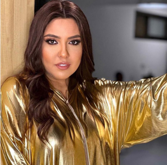 مي كساب تنفعل على اعلامي قال انت لست خفيفة دم ومدمنة شهرة! فانسحبت من البرنامج صورة رقم 3