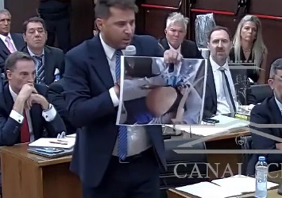 صورة لمارادونا بعد وفاته تهز المحكمة والقضاة.. صورة رقم 4