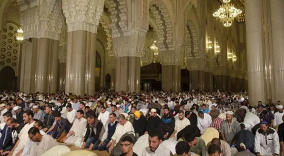 منع النساء من التراويح.. إمام يفجر جدلاً في المغرب صورة رقم 2