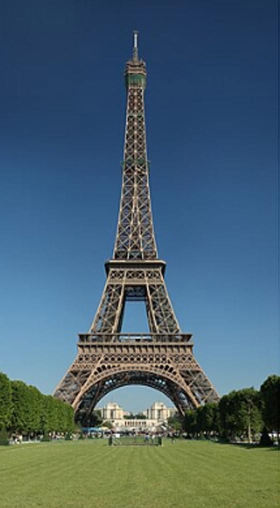 فرنسا غاضبة من إعلان أثار الجدل يظهر فيه برج إيفل بحجاب إسلامي صورة رقم 4