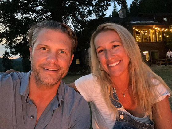 وزير الدفاع الأميركي اصطحب زوجته إلى 