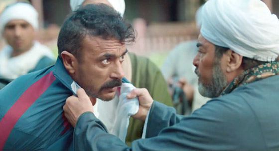 مسلسلات رمضان 2025: أحمد العوضي يفاجئ الجمهور ويهدي سعيد الحظ جاكيت (فهد البطل) الازرق صورة رقم 4