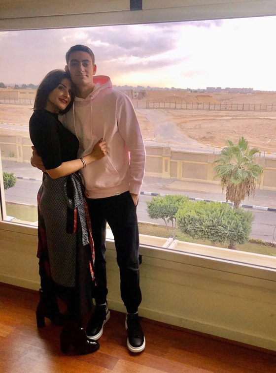 هيدي كرم: ابني شارك بعمر 6 سنوات في كليب أخاصمك اه مع نانسي عجرم! قعد يسبّل لها! صورة رقم 3