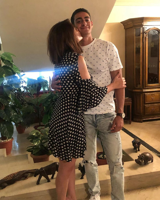 هيدي كرم: ابني شارك بعمر 6 سنوات في كليب أخاصمك اه مع نانسي عجرم! قعد يسبّل لها! صورة رقم 8