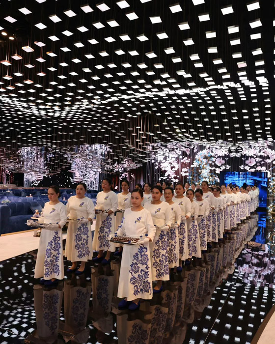 زفاف أسطوري لـ آل سعود... نجوم عرب وتفاصيل فوق الخيال صورة رقم 1