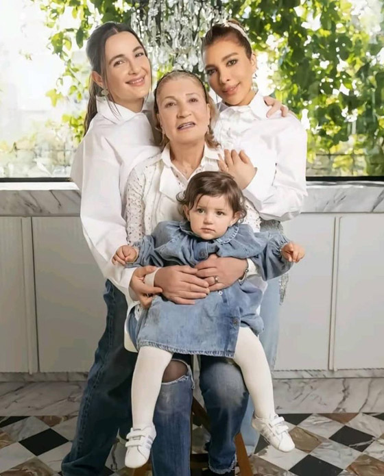 الطفلة جيهان حفيدة أصالة نصري تنفعل بطرافة لرؤية جدتها صولا وتناديها بفرحة (صويا.. صويا)  صورة رقم 8