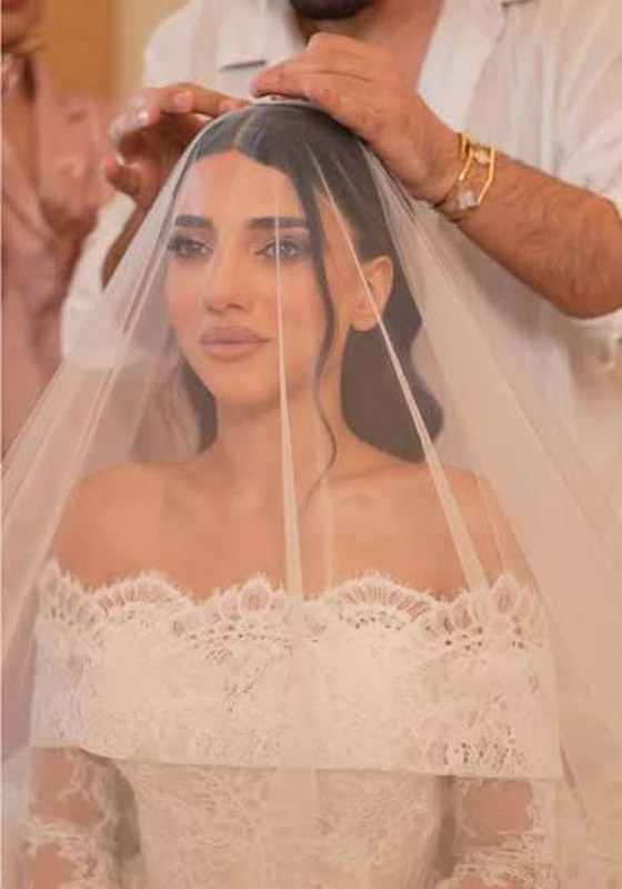 زواج أسطوري لـ نارين بيوتي: إطلالاتها المبهرة تخطف الأنظار صورة رقم 4