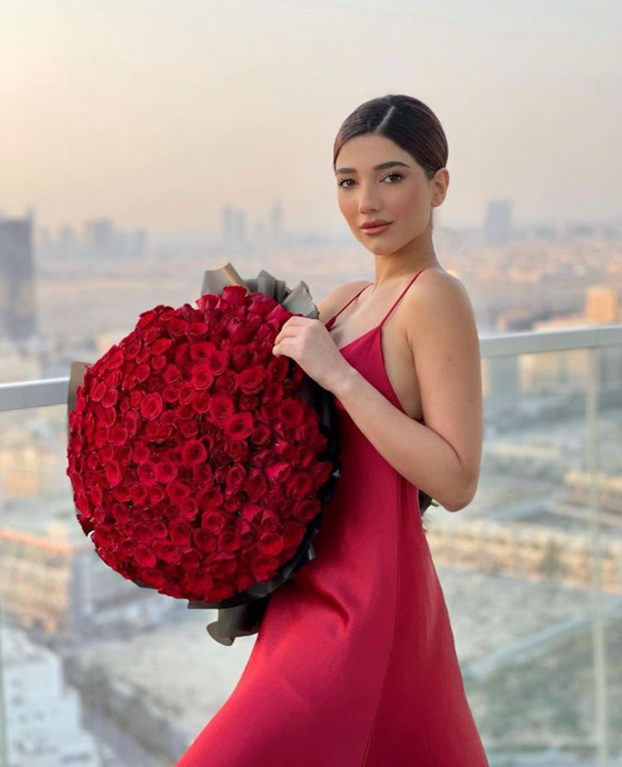 زواج أسطوري لـ نارين بيوتي: إطلالاتها المبهرة تخطف الأنظار صورة رقم 6