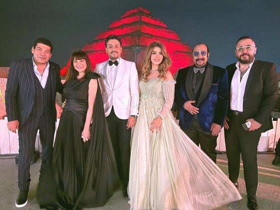 ليلى أحمد زاهر وهشام جمال بين الأهرامات يحتفلان بزفافهما بأجواء أسطورية  صورة رقم 3