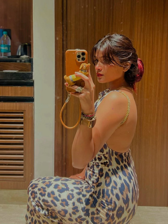 مؤثرة هندية شابة تتعرض للتحرش أثناء التصوير! ردة فعلها أثارت الاعجاب صورة رقم 2