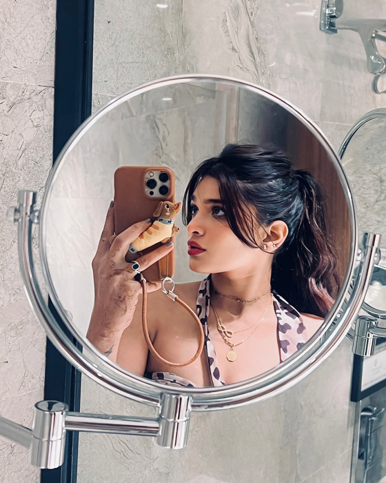 مؤثرة هندية شابة تتعرض للتحرش أثناء التصوير! ردة فعلها أثارت الاعجاب صورة رقم 4