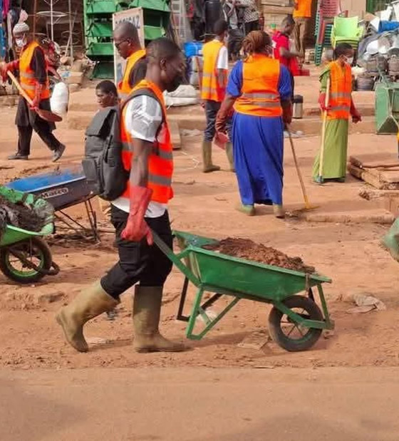 تنظيف الشوارع عقوبة مخالفي قانون السير في بوركينافاسو صورة رقم 6