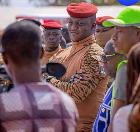 تنظيف الشوارع عقوبة مخالفي قانون السير في بوركينافاسو صورة رقم 3