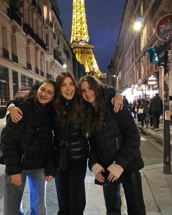 علاقة نانسي عجرم مع بناتها تخطف الاهتمام: أمومة وصداقة ومحبة متبادلة صورة رقم 2