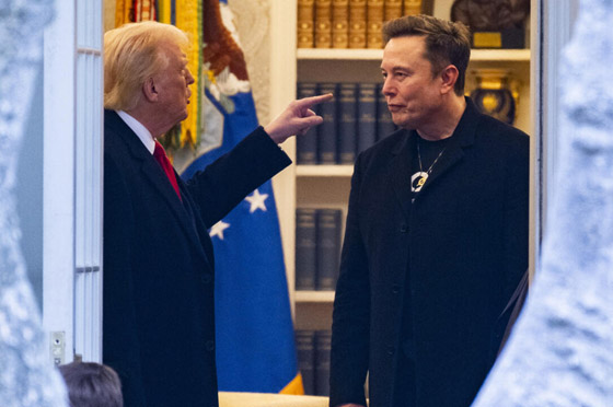 ترامب يلمح لإلغاء عقود شركات ماسك.. ترامب يلمح لإلغاء عقود شركات ماسك..