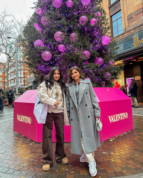 صور مرحة من رحلات نجمات مع أبنائهن وبناتهن: الإجازة أكثر متعة معهم! صورة رقم 6