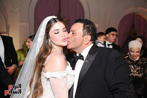 نجوم الفن في حفل زفاف (بسملة) ابنة محمد فؤاد.. اجمل اللقطات للعروس الرومانسية صورة رقم 1