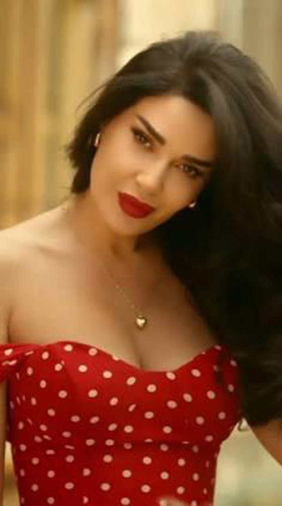 (عاملن عقدة) يجمع اللبنانية سيرين عبد النور والسوري يزن السيد صورة رقم 1