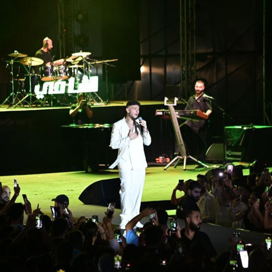 الشامي يتألق بحفل بيروت ويرحب بحضور والديه لأول مرة.. صورة رقم 2