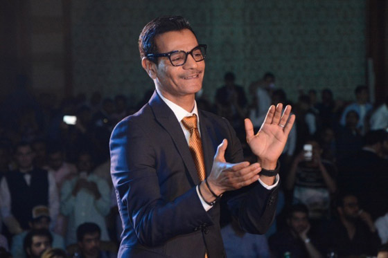 رابح صقر يتعرض لازمة صحية على المسرح.. يغادر بشكل مفاجئ ويقلق جمهوره صورة رقم 2