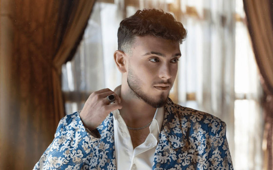 طفلة تنهار بالبكاء من شدة التأثر في حفل الشامي بتونس.. الجمهور ينتقد والشامي يدافع عنها.. صورة رقم 7