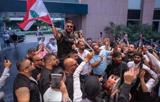 حفل تامر حسني في بيروت: فوضى وتأخير والجمهور يتذمّر (فيديو) صورة رقم 2