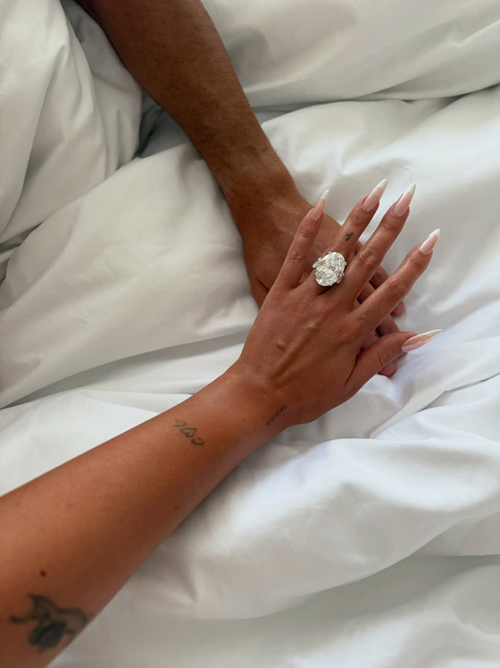 واخيرا.. كريستيانو رونالدو يتقدم لخطوبة جورجينا رودريغيز.. خاتم ورسالة رومانسية!  صورة رقم 1