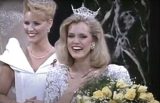 لأول مرة في التاريخ: ام وابنتها تفوزان بنفس تاج ملكة جمال تكساس بفارق 31 عاما! صورة رقم 6