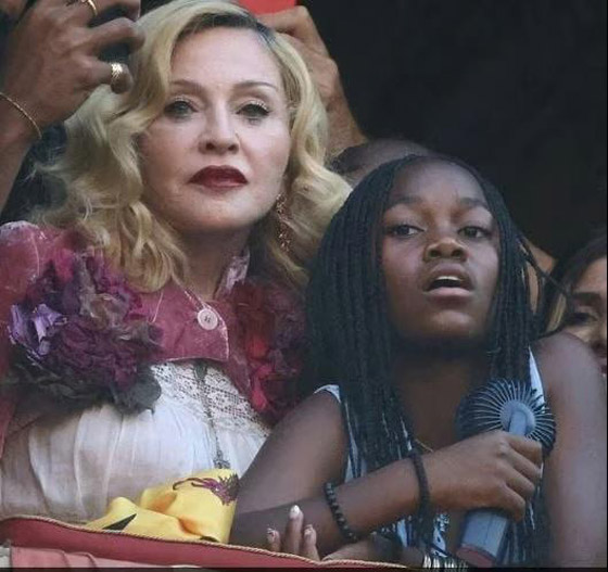 مادونا في إيطاليا تحتفل مع اصدقائها النجوم بعيد ميلادها الـ67  صورة رقم 5