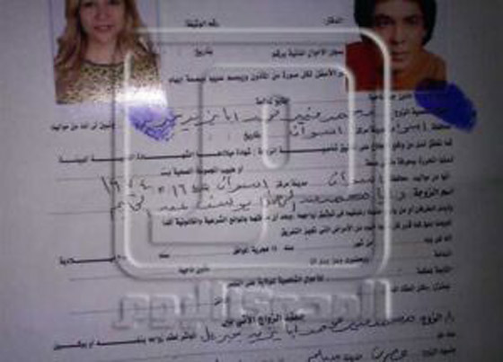 4 نساء بحياة محمد منير: زيجة وحيدة قصيرة، شائعة مع أرملة فنان شهير، هرب من نجلاء بدر وعقد عرفي مزور!! صورة رقم 1