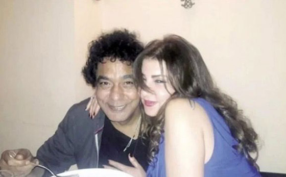 4 نساء بحياة محمد منير: زيجة وحيدة قصيرة، شائعة مع أرملة فنان شهير، هرب من نجلاء بدر وعقد عرفي مزور!! صورة رقم 2