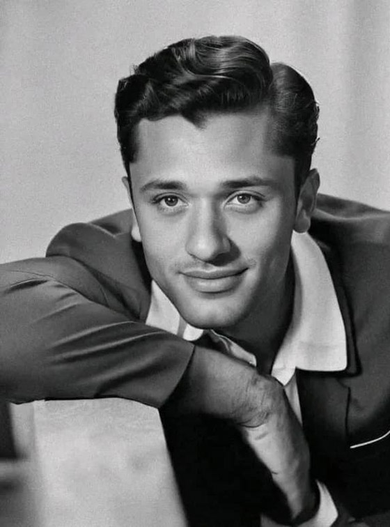 كيف كان سيظهر نجوم اليوم في سنوات الخمسينيات؟ الذكاء الاصطناعي يعطيكم الاجابة! صورة رقم 5 كيف كان سيظهر نجوم اليوم في سنوات الخمسينيات؟ الذكاء الاصطناعي يعطيكم الاجابة! صورة رقم 5