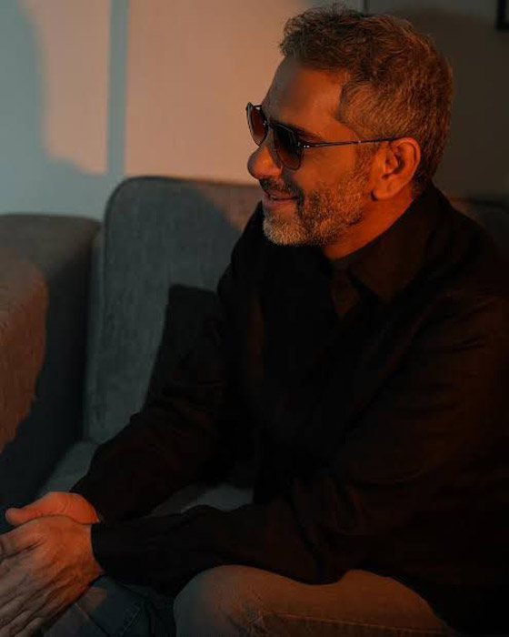 بعد تسليم نفسه: فضل شاكر للمرة الاولى في القفص الحديدي بقاعة المحكمة محاطاً بحراسة أمنية صارمة! صورة رقم 5 بعد تسليم نفسه: فضل شاكر للمرة الاولى في القفص الحديدي بقاعة المحكمة محاطاً بحراسة أمنية صارمة! صورة رقم 5