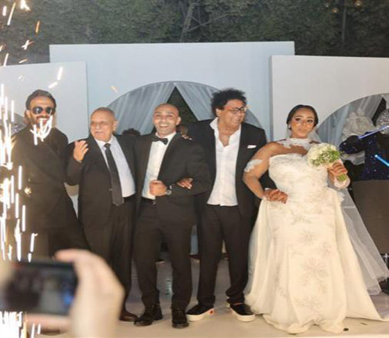 محمد منير يحتفل بعقد قران وزفاف ابنة شقيقته (صور) صورة رقم 2