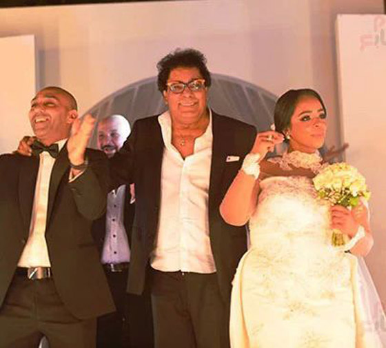 محمد منير يحتفل بعقد قران وزفاف ابنة شقيقته (صور) صورة رقم 4