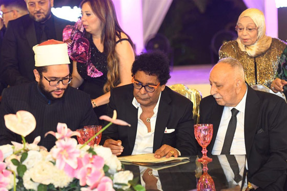 محمد منير يحتفل بعقد قران وزفاف ابنة شقيقته (صور) صورة رقم 8