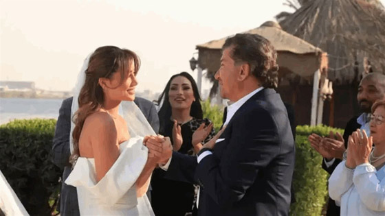 وليد توفيق يغني لإبنته من جورجينا رزق ليلة زفافها في إسبانيا.. لن تصدقوا كم تشبه والدتها ملكة جمال الكون! صورة رقم 8 وليد توفيق يغني لإبنته من جورجينا رزق ليلة زفافها في إسبانيا.. لن تصدقوا كم تشبه والدتها ملكة جمال الكون! صورة رقم 8