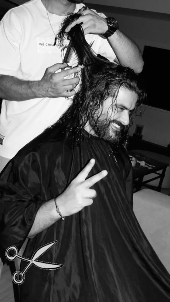 ناصيف زيتون يقص شعره الطويل ويظهر بـ لوك جديد.. وينتظر ذا فويس! صورة رقم 4 ناصيف زيتون يقص شعره الطويل ويظهر بـ لوك جديد.. وينتظر ذا فويس! صورة رقم 4