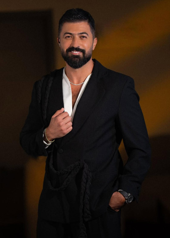 سيف نبيل يطمئن الجمهور بعد احتراق وجهه على المسرح صورة رقم 1 سيف نبيل يطمئن الجمهور بعد احتراق وجهه على المسرح صورة رقم 1