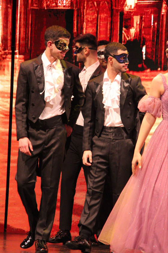 المسرحية الاستعراضية الرائعة (ثلجية) تعود إلى حيفا بعد ان لامست القلوب وأبهرت الجمهور صورة رقم 4 المسرحية الاستعراضية الرائعة (ثلجية) تعود إلى حيفا بعد ان لامست القلوب وأبهرت الجمهور صورة رقم 4