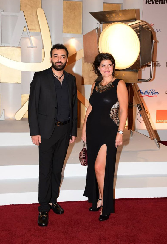 إطلالات جريئة للنجوم تشعل السجادة الحمراء في حفل افتتاح مهرجان الجونة.. صورة رقم 8 إطلالات جريئة للنجوم تشعل السجادة الحمراء في حفل افتتاح مهرجان الجونة.. صورة رقم 8