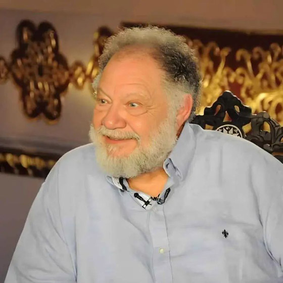  8 مشاهير بدأوا حياتهم كأطباء منهم كريم فهمي (دكتور أسنان)، عزت أبو عوف (نساء وتوليد) وباسم يوسف صورة رقم 10