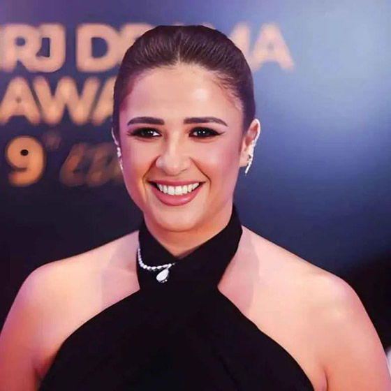 أزمات صحية بحياة إليسا، انغام، نادين نجيم، ياسمين عبدالعزيز، سيلين ديون وسيلينا غوميز صورة رقم 9