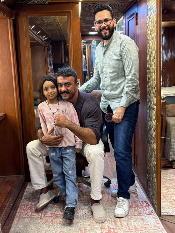 أحمد العوضي ومي عمر يحققان أمنية الطفلة ليلى المصابة بالسرطان: مثّلت في فيلمهما الجديد صورة رقم 2 أحمد العوضي ومي عمر يحققان أمنية الطفلة ليلى المصابة بالسرطان: مثّلت في فيلمهما الجديد صورة رقم 2